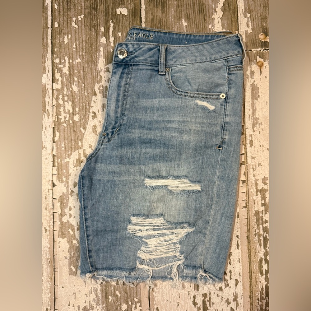 American Eagle Tomgirl Bermuda Shorts